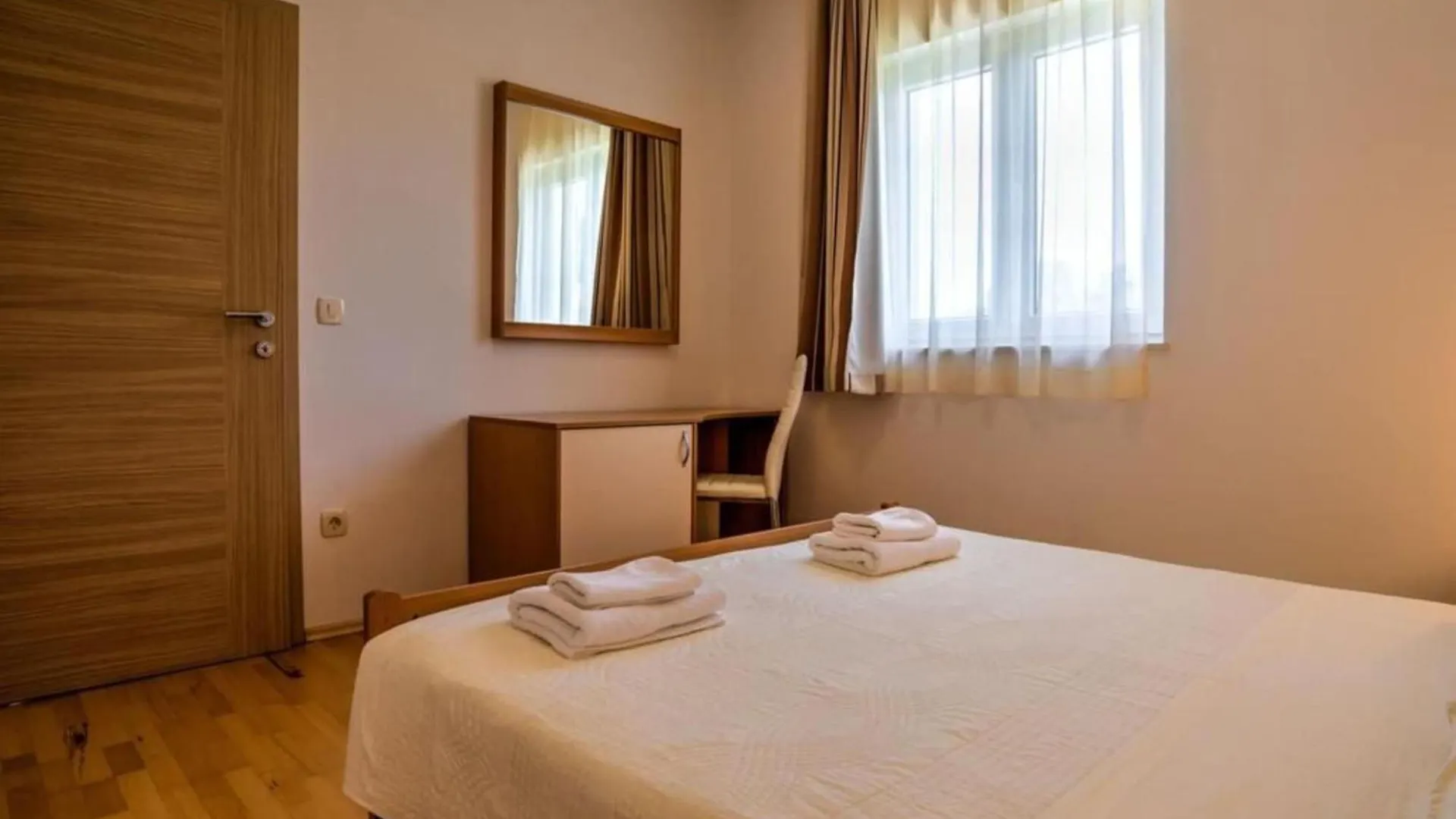 Wonderful Brsec Apartments With Sea View And Shared Pool