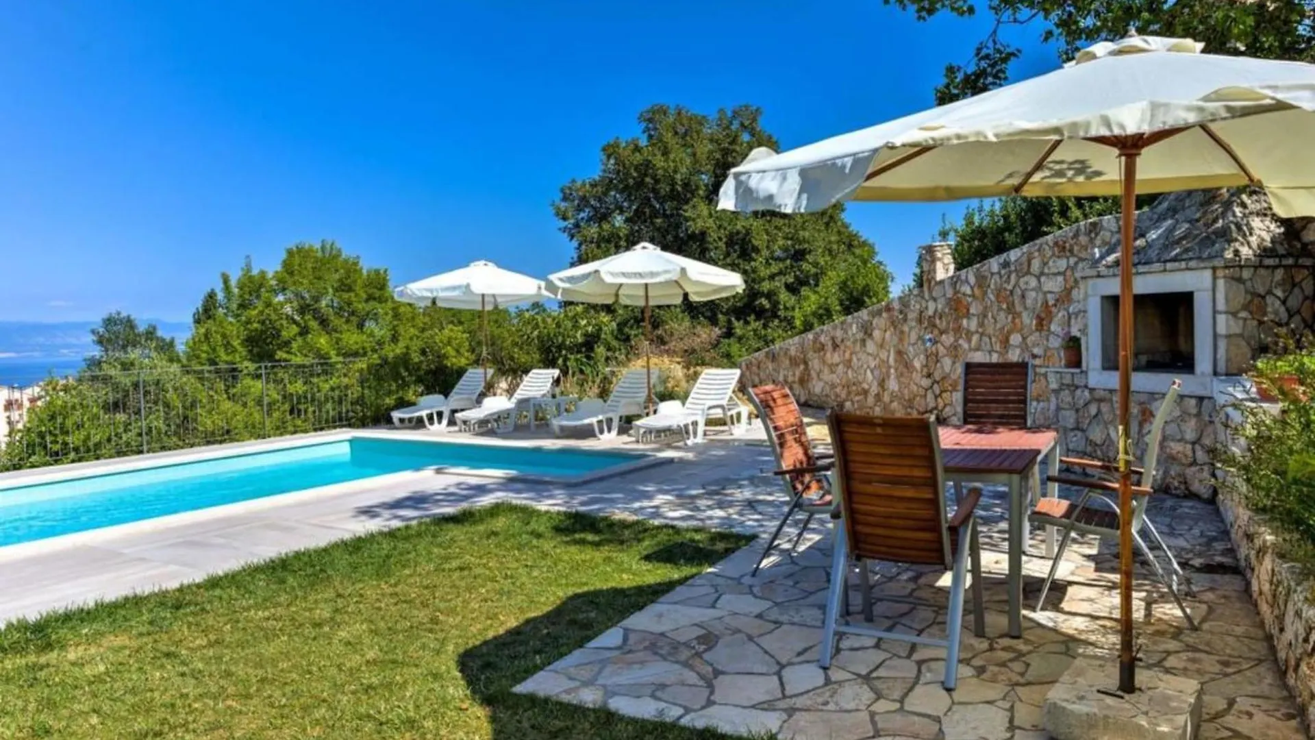 Wonderful Brsec Apartments With Sea View And Shared Pool 0*,